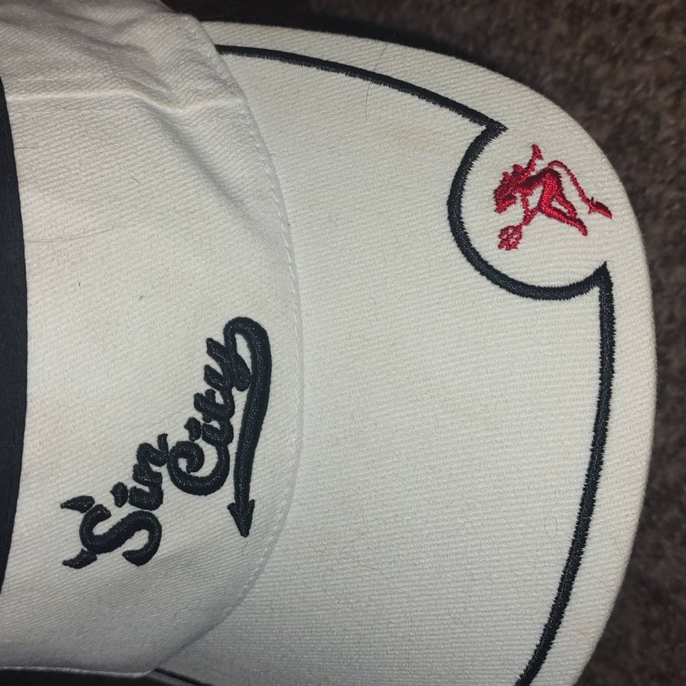 Las Vegas Sin City Unisex White Visor Adjustable OSFM - Picture 2 of 9